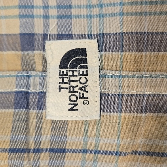 THE NORTH FACE SHORT SLEEVE PLAID BUTTON UP SHIRT. SIZE X- LARGE. BLUE/ TAN. - Picture 4 of 6